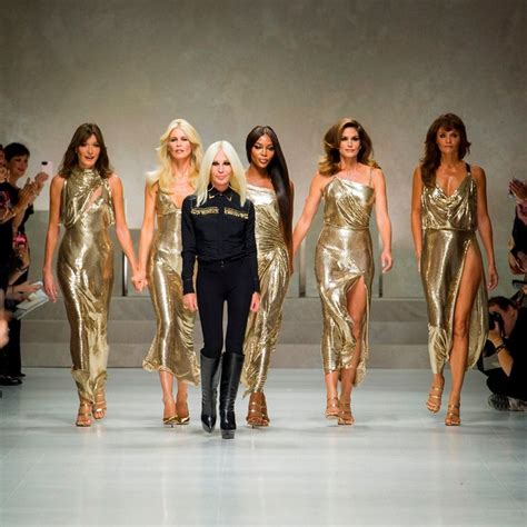 le super modelle di versace|versace silhouette style.